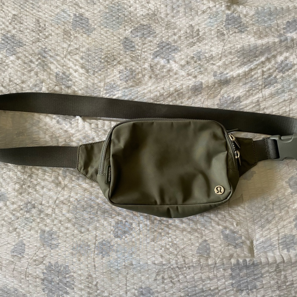 Lululemon Belt Bag 2L Green